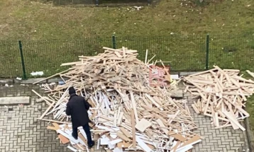 Станарите од Блок 70 бараат реакција од институциите - иверици се користат за затоплување 