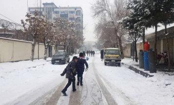 Stuhi të fuqishme dhe reshje të rrëmbyeshme të shiut në Afganistan, së paku 61 persona e humbën jetën, ndërsa 110 janë lënduar