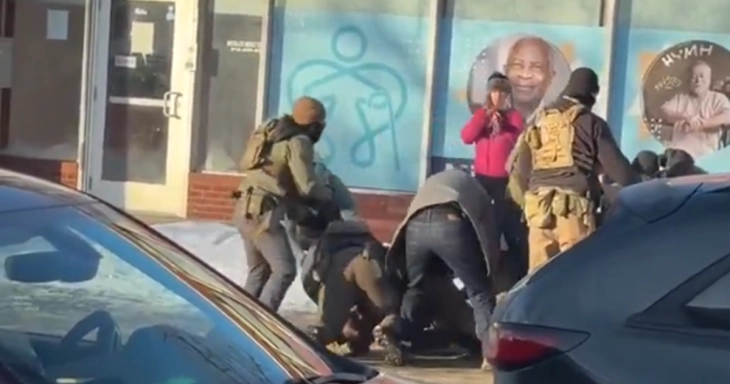 Агенти на ICE убија маж во Минеаполис, на улиците избувнаа големи протести