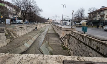 Weather: Cloudy skies, occasional rain and light snow on higher mountains