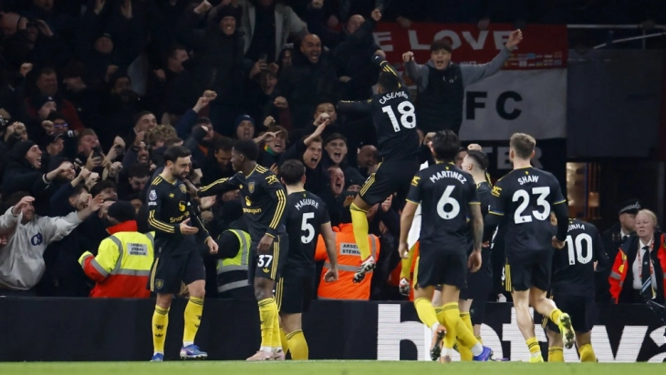 Јунајтед го порази Арсенал на „Емирати“