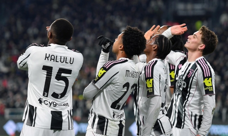 Serie A champions Napoli lose to Juve as Barca return to top spot