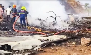 Во авионска несреќа во западна Индија загина вицепремиерот на државата Махараштра
