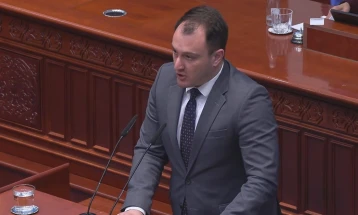 Андоновски: Значително зголемен бројот на услуги во Центрите за услуги, најавени и е-Киосци