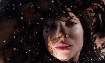 Лејди Гага со свој настап на доделувањето на наградите „Греми“