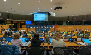 „Транспаренси Интернешнл“: 14 европратеници на го пријавиле износот на дополнителните приходи