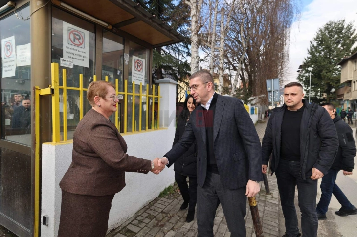 Mbi 45 mijë vauçerë për pajisje elektronike për studentë janë marrë, janë shfrytëzuar rreth 99 për qind, thotë Mickoski