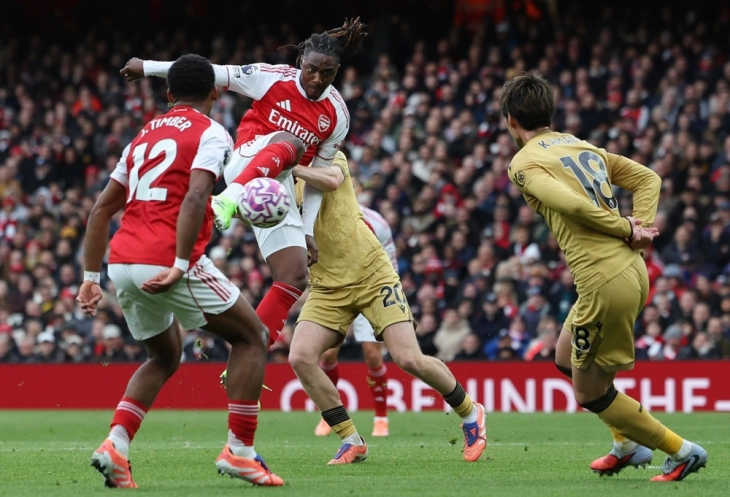 Арсенал ја наполни мрежата на Лидс за +7 во однос на конкурентите