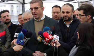 Mickoski: Oferta për sindikatën është në tryezë një viti, por duhet të negociohet për pagat në MPK