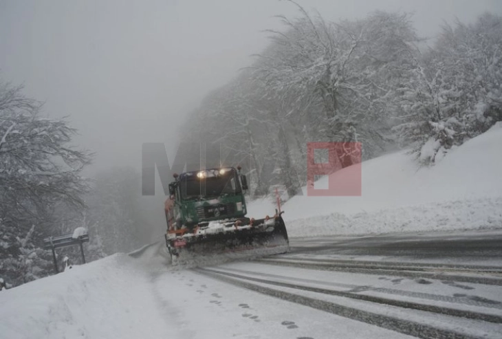 Hiqet ndalesa për qarkullimin e kamionëve në rrugën Gostivar-Strazhë-Kërçovë