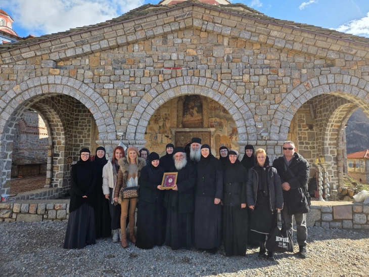 Мошти од свети Василиј пристигнаа во манастирот во  Рајчица, дар од Православната црква на Романија