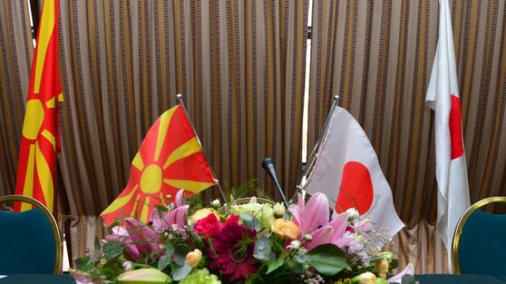 Два нови јапонски гранта - за ехо-апарат на Клиниката за ендокринологија и за противпожарно возило во Свети Николе