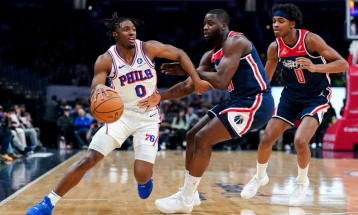 Филаделфија ги совлада Клиперси за четврта победа по ред