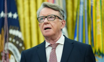 Është ngritur hetim kundër Mandelsonit për shkak të dyshimit se ka dhënë informacione për Epstinin