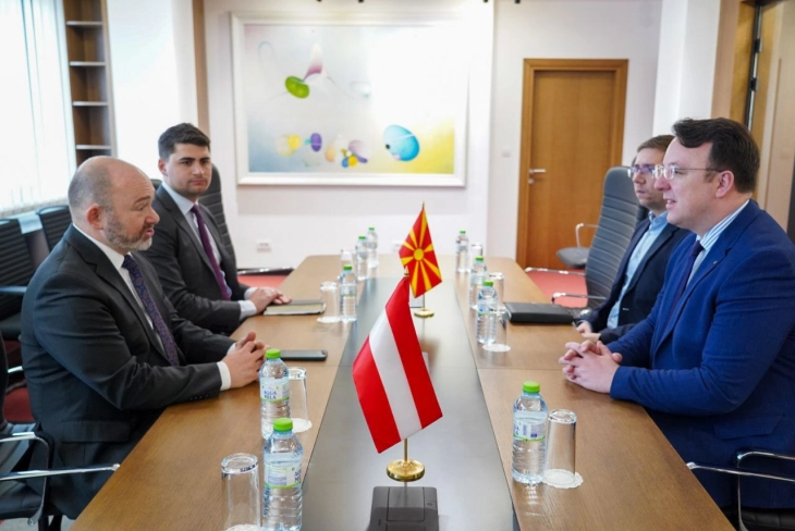 Реализацијата на инфраструктурните проекти во фокусот на средбата Николоски-Памер