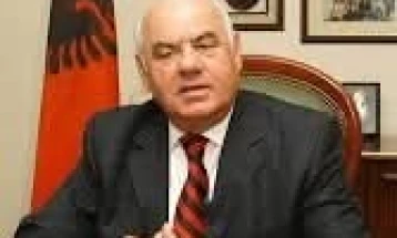 Итно хоспитализиран поранешниот албански претседател Алфред Мојсиу