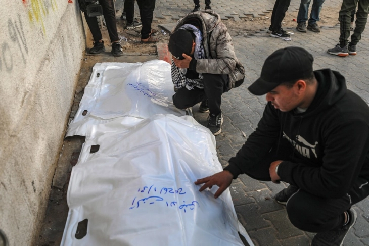 Израел врати 54 тела и 66 кутии со човечки останки во Газа