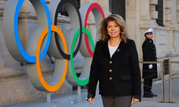 Цела Бугарија е со вас, им порача претседателката Илијана Јотова на бугарските олимпијци во Италија