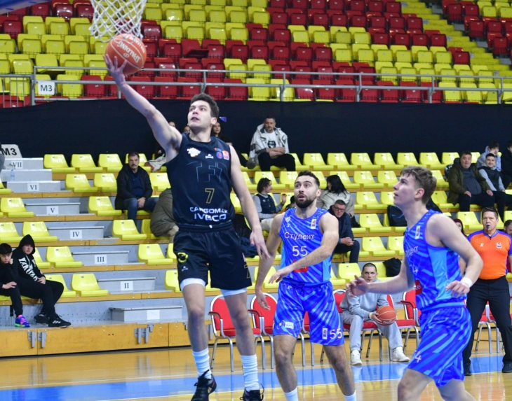 Убедлив триумф на ТФТ за враќање на првата позиција на табелата