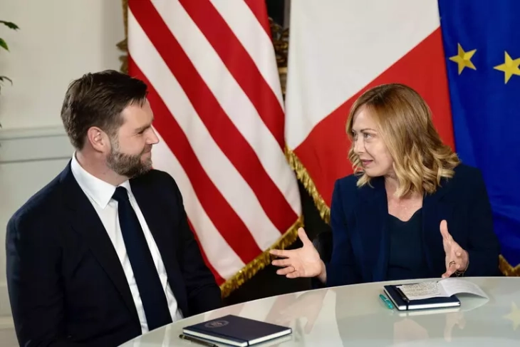 Meloni u takua në  Milano me Xhej Di Vens