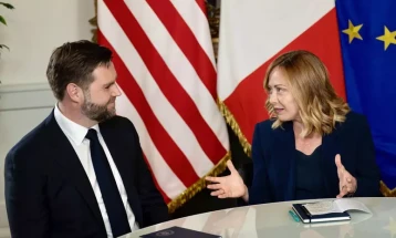 Meloni u takua në  Milano me Xhej Di Vens