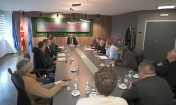 Tripunovski: Po punojmë për grumbullim dhe çmim stabil të qumështit të papërpunuar