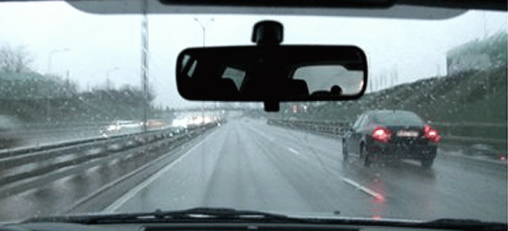 LAMM: Kushte dimërore në rrugë, mjegull dhe borë në disa drejtime rrugore