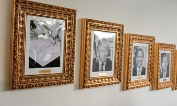 Белата куќа го отстрани расистичкото видео од Обама што го сподели Трамп