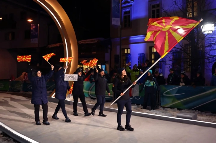 Македонските спортисти продефилираа на свеченото отворање на ЗОИ 2026