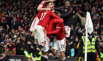 Манчестер јунајтед го совлада Тотенхем за четвртата последователна победа под водство на Карик