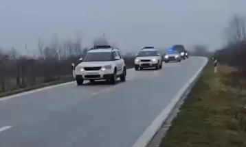 ВИДЕО од непрегледниот конвој упатен кон струмичко во акцијата за заплена на дрогата