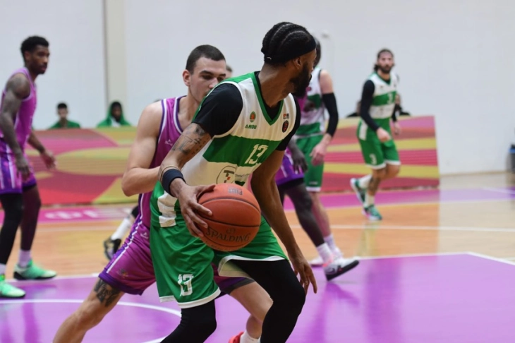 Кошаркарите на Пелистер убедливи на гостувањето кај Феникс