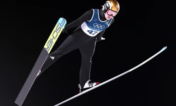 ЗОИ 2026: Норвежанката Стром победи на малата скокалница