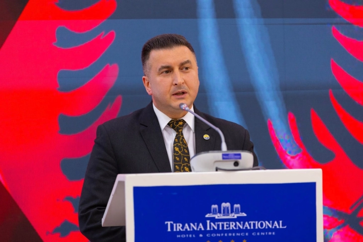 Drejtuesit e Universitetit të Tetovës morën pjesë në ceremoninë e themelimit të Kolegjit panshqiptar të kirurgëve