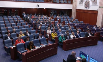 Votohet nevoja e miratimit të Ligjit për mbrojtje shëndetësore me procedurë të shkurtuar, deputetët në pauzë