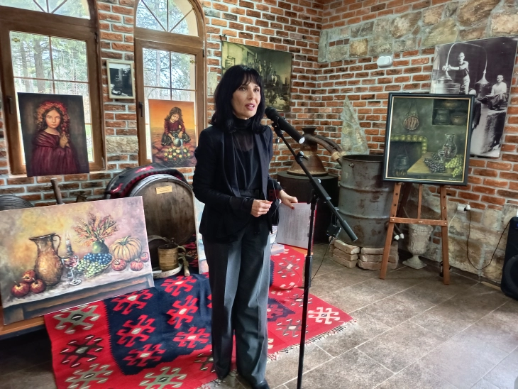 Недела на лозаровинарство, изложба на дела од ликовната уметница Македонка Димова во Вински музеј - Кавадарци 