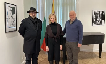 Средба на директорот на македонскиот КИЦ во Софија со двајца бугарски актери