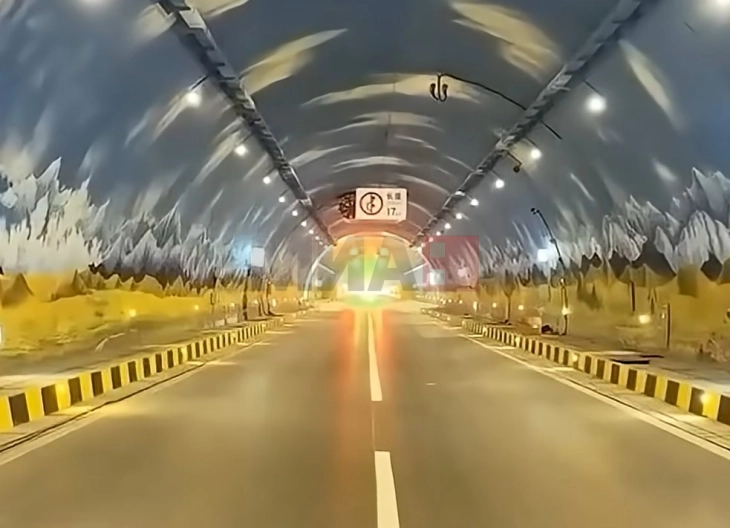 Најдолгиот автопатен тунел во Кина завршен