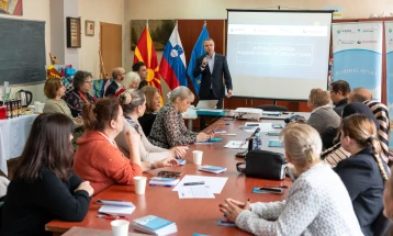 Наставници се обучуваат за правата на децата, обука во општина Центар - дел од глобален проект