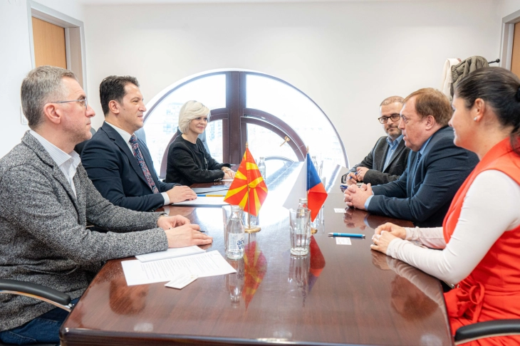 Средба на министерот Сали со амбасадорот Лудва: Поддршка за реформите и европската интеграција