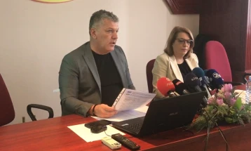 Hospitality union leader: We support smoking ban, but worry about employees