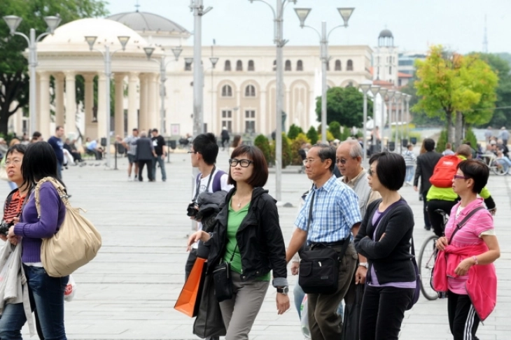 Number of foreign tourists up 10.3% last year: statistics