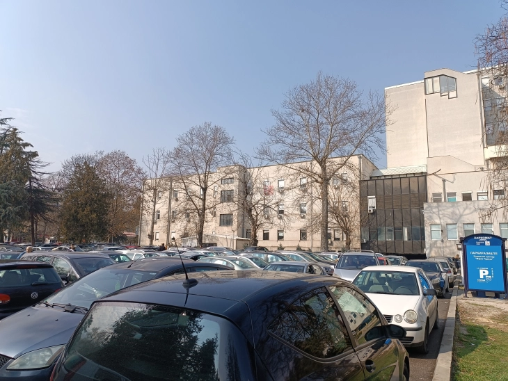 Алиу најави четири начини за плаќање паркинг на Клинички, за онколошките пациенти ќе продолжи да биде бесплатен