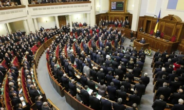 Труење на украински пратеници ја стопира работата на Врховната рада