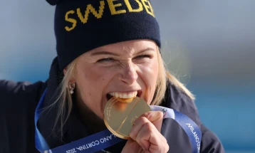 ЗОИ2026: Швеѓанката Карлсон го освои златото во крос кантри слободен стил на 10 км