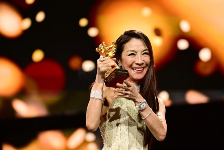 „Берлинале“ 2026: Мишел Јео ја доби „Златната мечка“ за животно дело