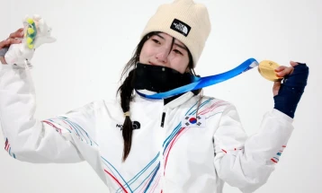 Choi stuns top favourite Kim to win snowboard halfpipe gold