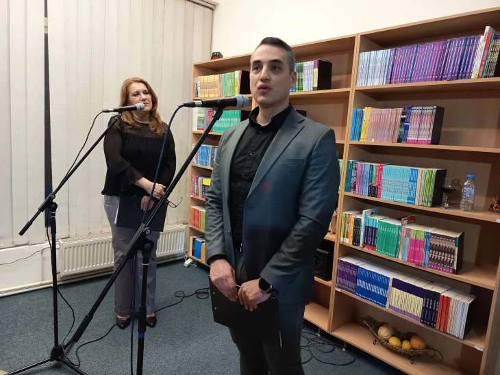 „Вино и поезија“ петти пат се одржа во градската библиотека во Кавадарци