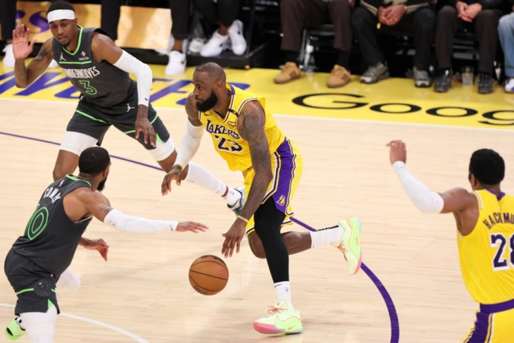 Леброн Џејмс го оствари 123.тиот „трипл дабл“ во кариерата