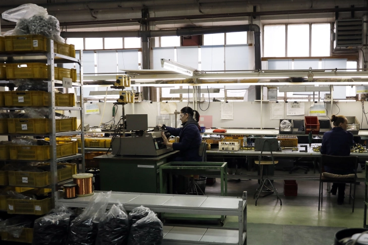 Вкупниот промет во индустријата со раст од 10,3 проценти во декември лани на годишно ниво